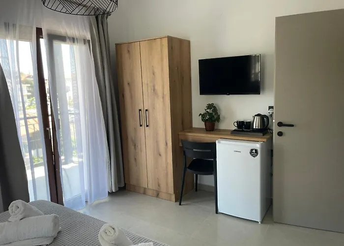 Sensimar To Let *